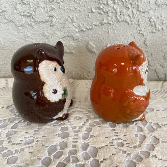 Cracker Barrel Stoneware Owls Salt & Pepper Shakers in Original Box - Picture 3 of 15